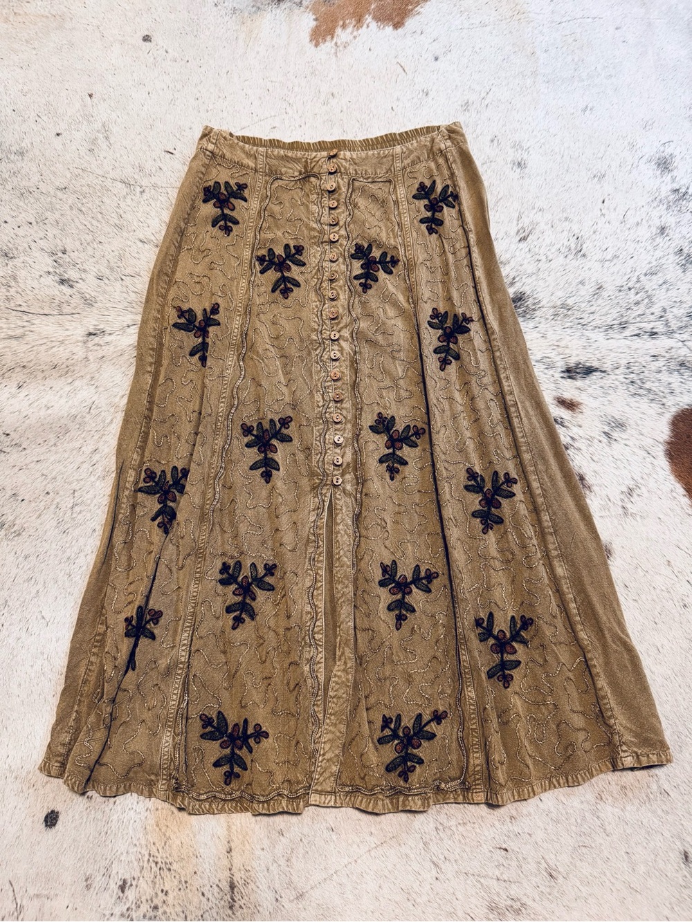 Vintage Green Embroidered Midi Skirt - Picture 2 of 4